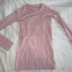 LULULEMON pink long sleeve shirt !!!